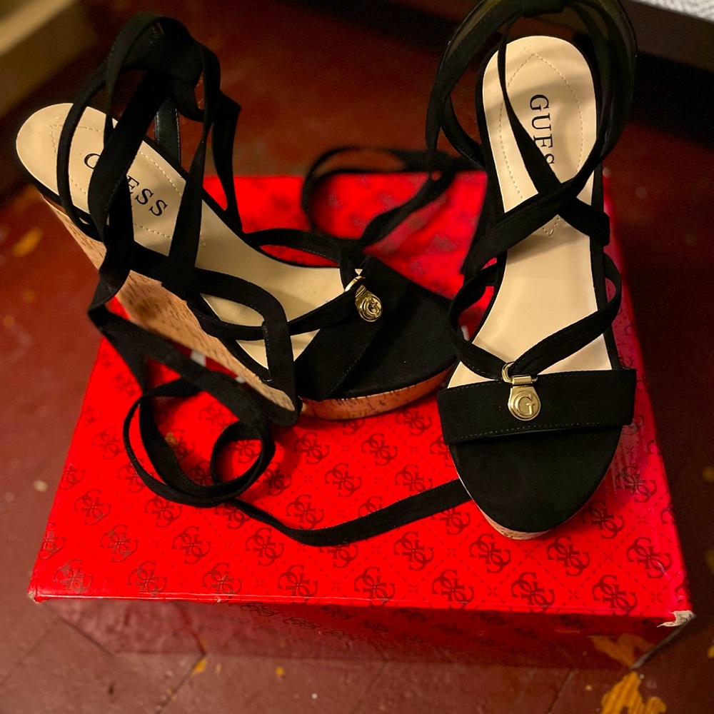 NEW! Never worn black Guess wedges.